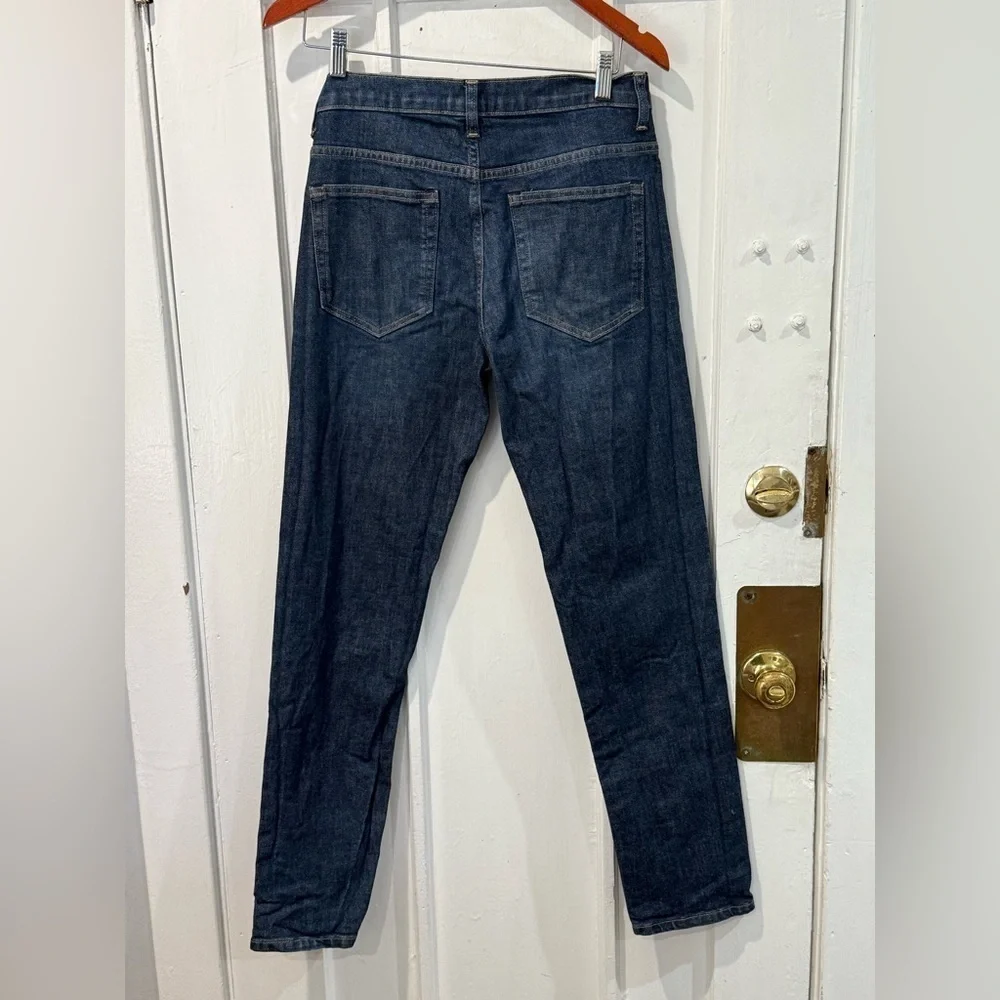 Everlane sleek modern